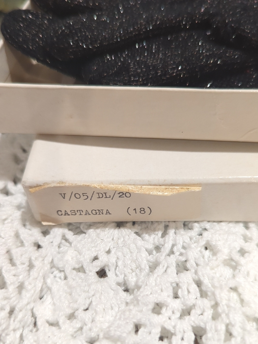 Coach Signature C Lurex Logo Knit Gloves Sz L NWOT original gift box - Picture 4 of 4